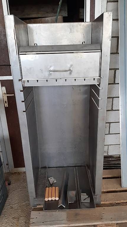 Griglie: Grill mit Spiessli und Pizzaofen CNS – Nuovo (secondo la descrizione) da Menzberg venduto da Tschippi