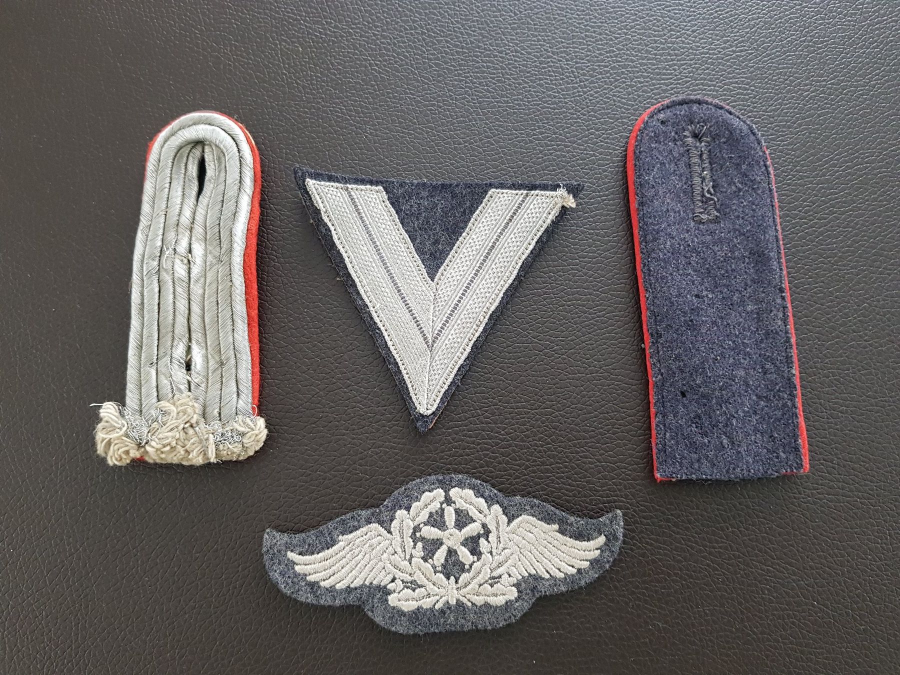 Uniformi: Abzeichen WW2 deutsche Luftwaffe – Usato da Gutenswil venduto da rolfsimmen31