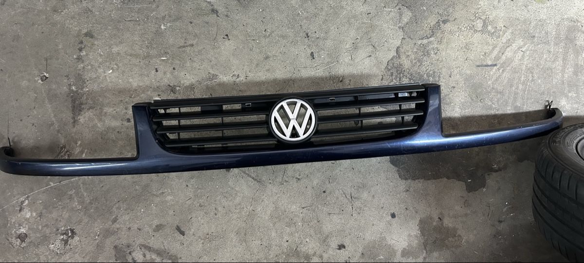 Volkswagen Tutti pezzi di ricambio auto: Calandre VW Passat vr6 B4 – Usato da Muraz (Collombey) venduto da Wolfdog1978 2