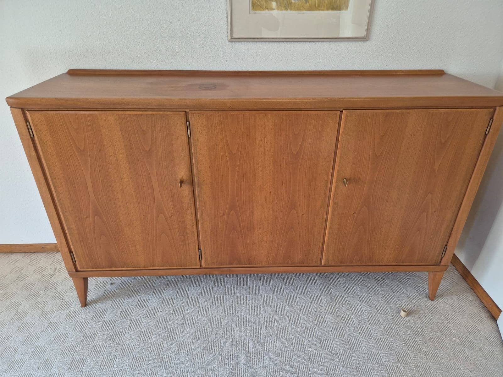 Credenze: Vintage Sideboard/Buffet, Nussbaum – Usato da Winterthur venduto da Sarafina66