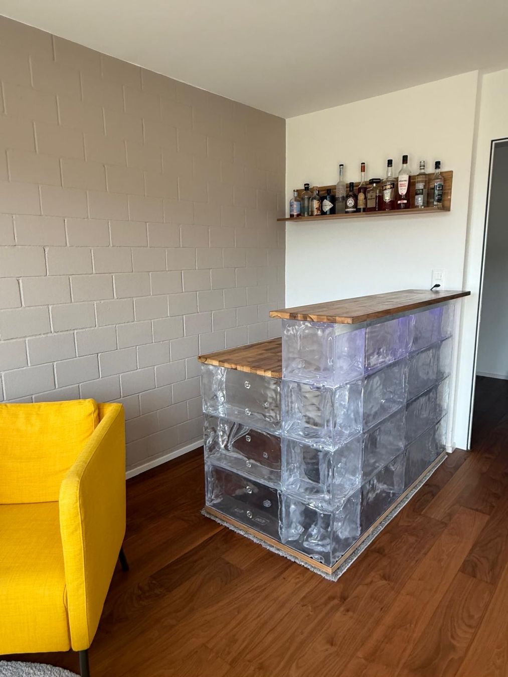 Ladenausstattungen & Messebau: Eisbar / Tresen – Gebraucht aus Konolfingen von mel_j9zq 2
