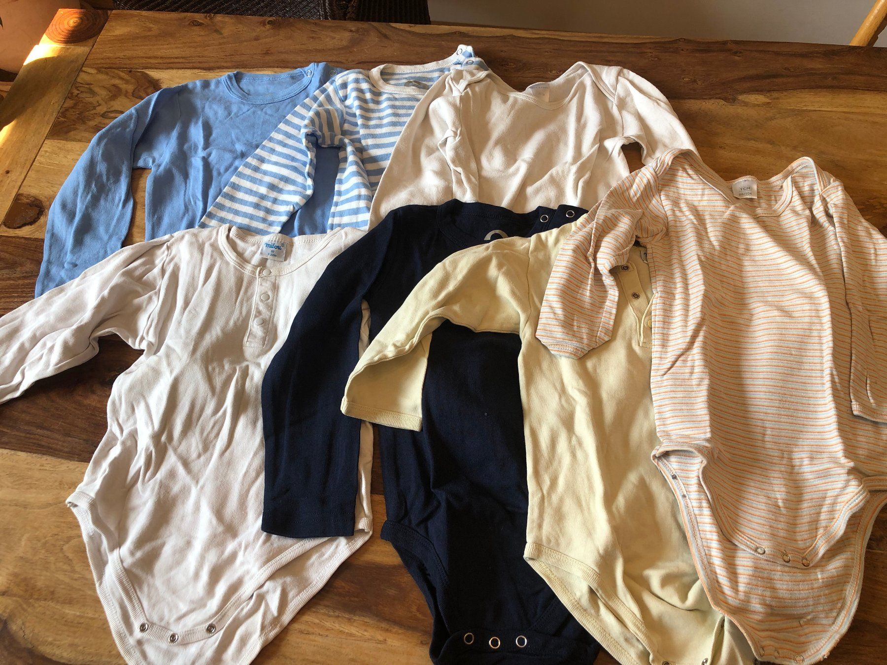 Lotti & Set di vestiti: Kinder Kleiderpaket Gr.98 – Usato da Winterthur venduto da Shahrudin 2