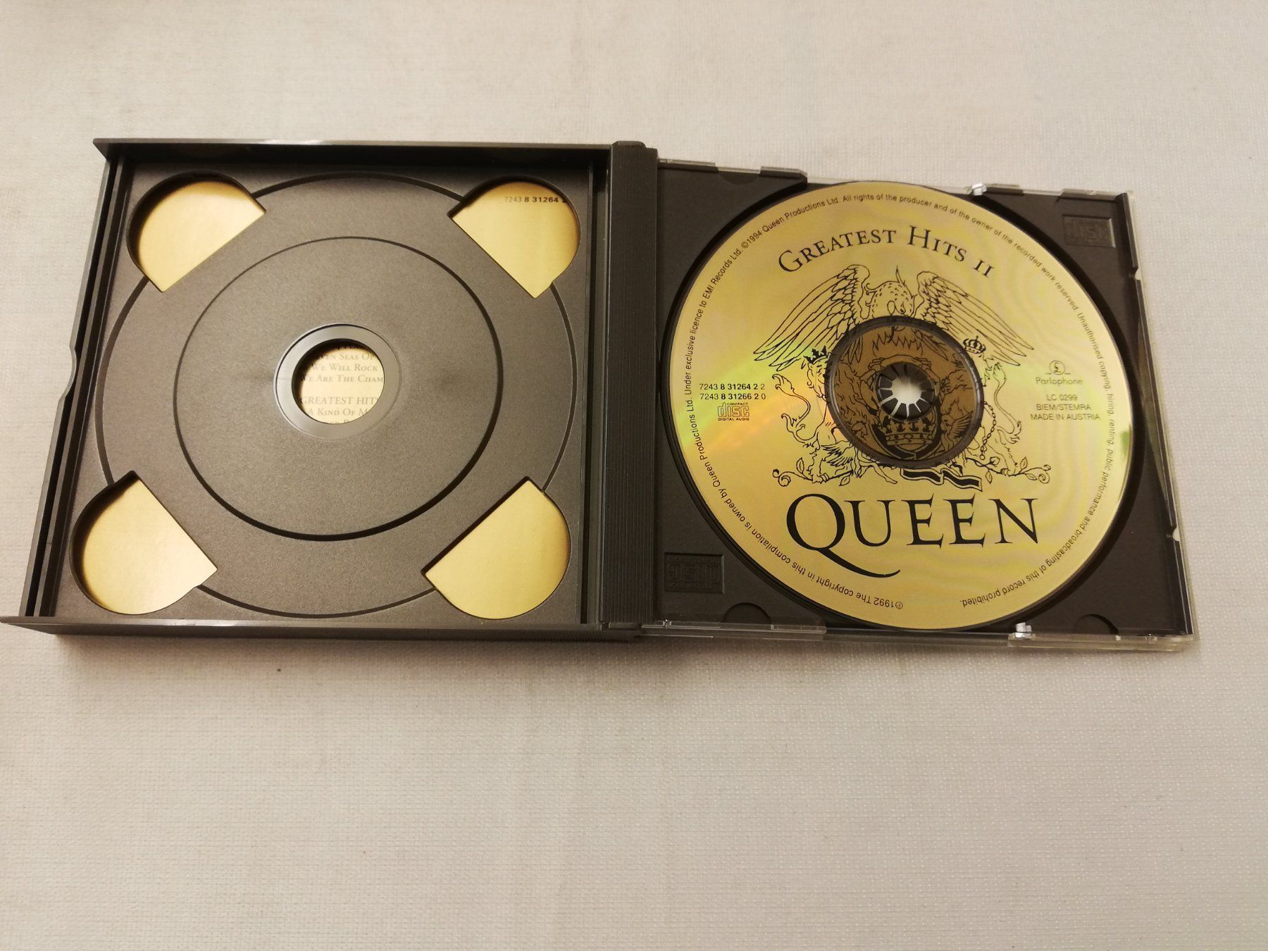 CD: QUEEN - GREATEST HIT I & II – Usato da Bern venduto da Vinylsound.ch 3