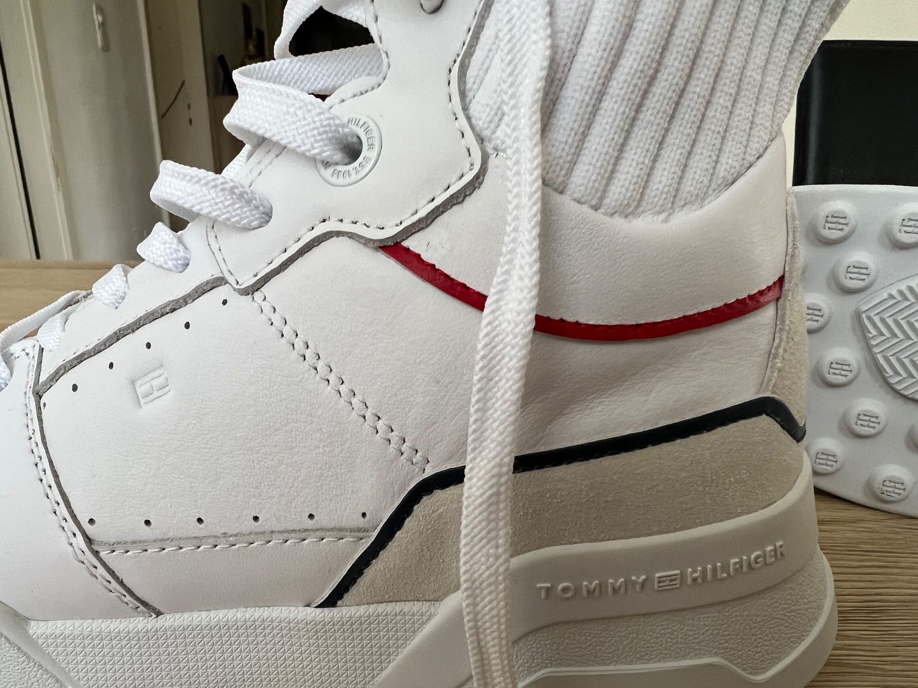 Tommy Hilfiger Scarpe da donna: Sneakers Tommy Hilfiger – Nuovo (secondo la descrizione) da La Chaux-de-Fonds venduto da GabrielaKlein 3