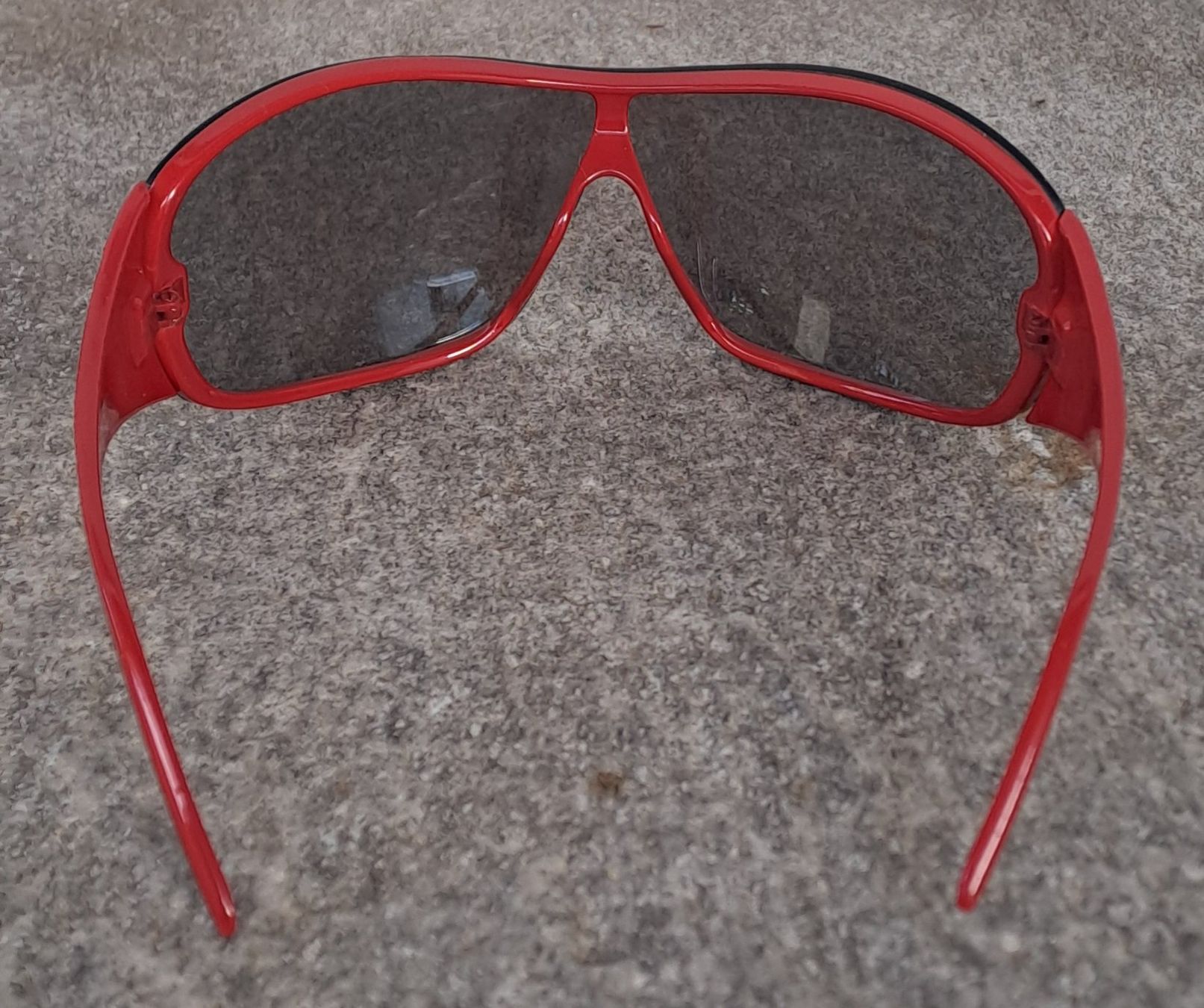Occhiali & Lenti: Sonnenbrille mit rotem gestell/Gläser grau – Usato da spruga venduto da andrapush 3