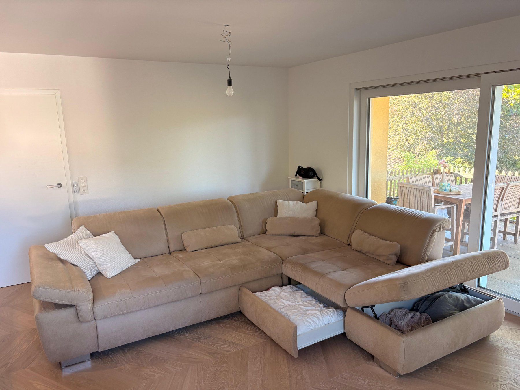 Sofas: Boxspring Ecksofa in Beige 320 x 260 cm mit Bettfunktion – Gebraucht aus Herznach von knr_dg2p 7