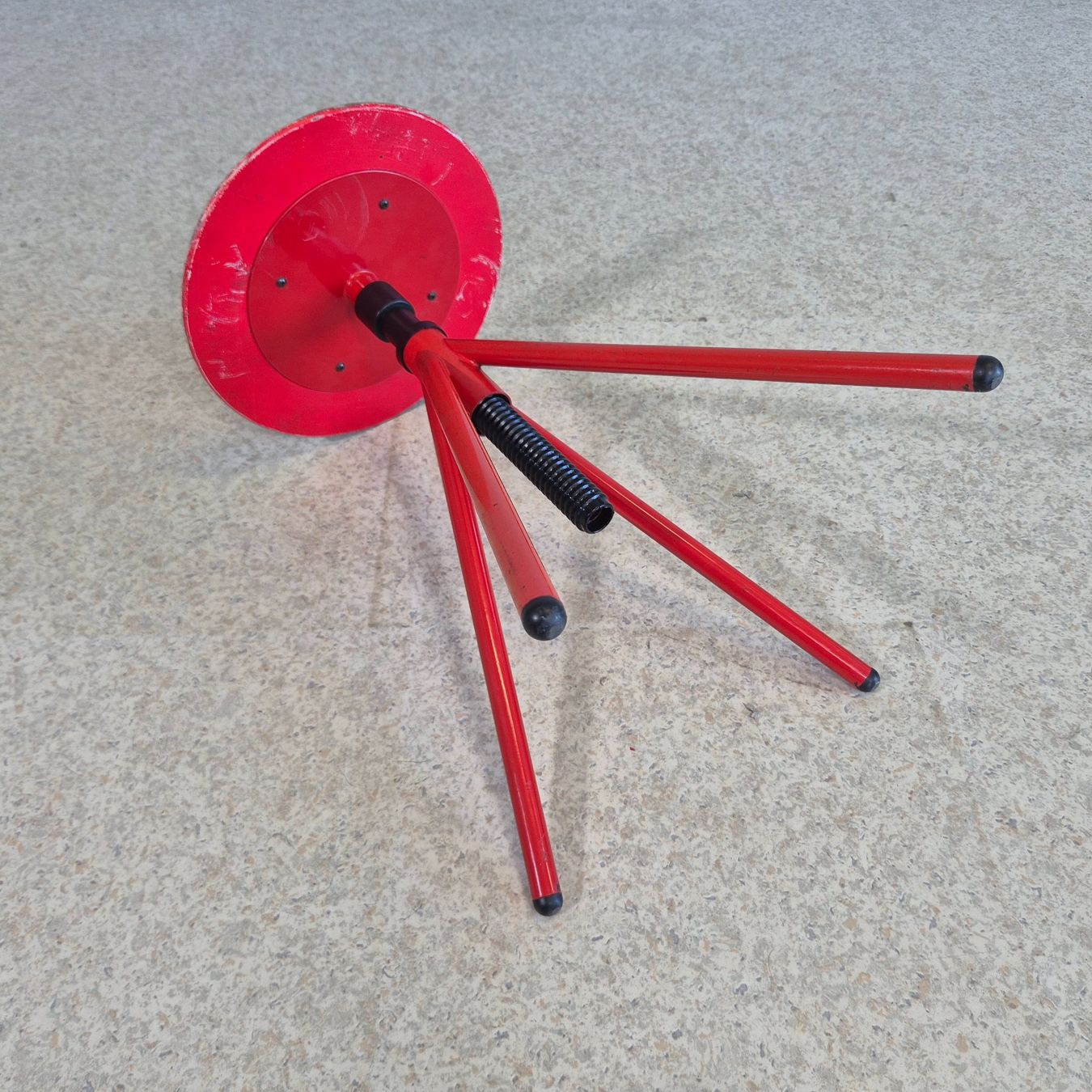 Sgabelli: Industriedesign Swivel Stool Drehhocker Hocker Höcker rot – Usato da Nottwil venduto da Wondewa-Shop 6