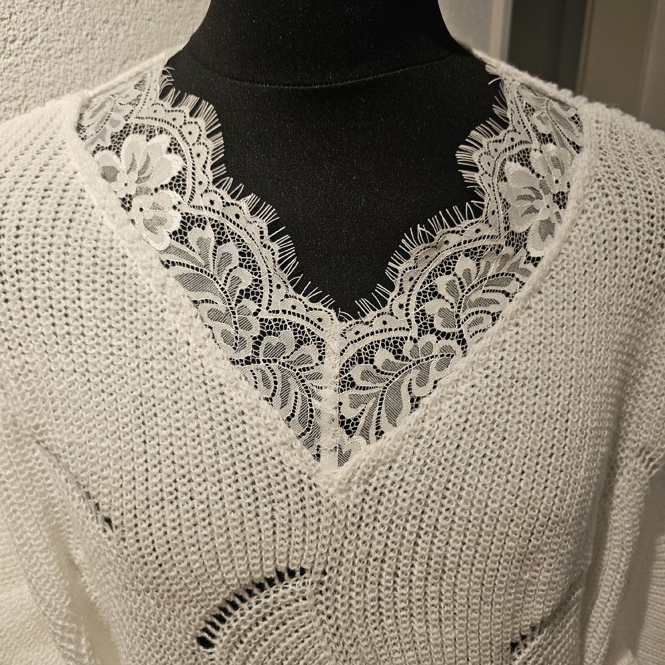 Maglioni & Felpe: Sommer   Strick Pullover mit Spitze u Gürtel, Top! gr 46.50. – Nuovo e nell'imballaggio originale da wolfhalden venduto da 46464646 1