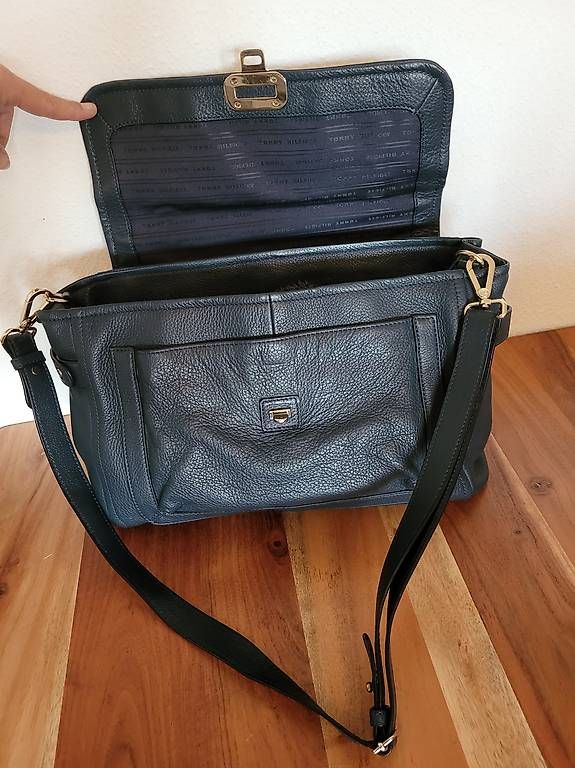 Tommy Hilfiger Borse: Tommy Hilfiger Ledertasche – Nuovo e nell'imballaggio originale da Liebefeld venduto da S.Chiara 1
