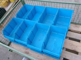 Blaue Lagerboxen aus Kunststoff - 16 Stk. -