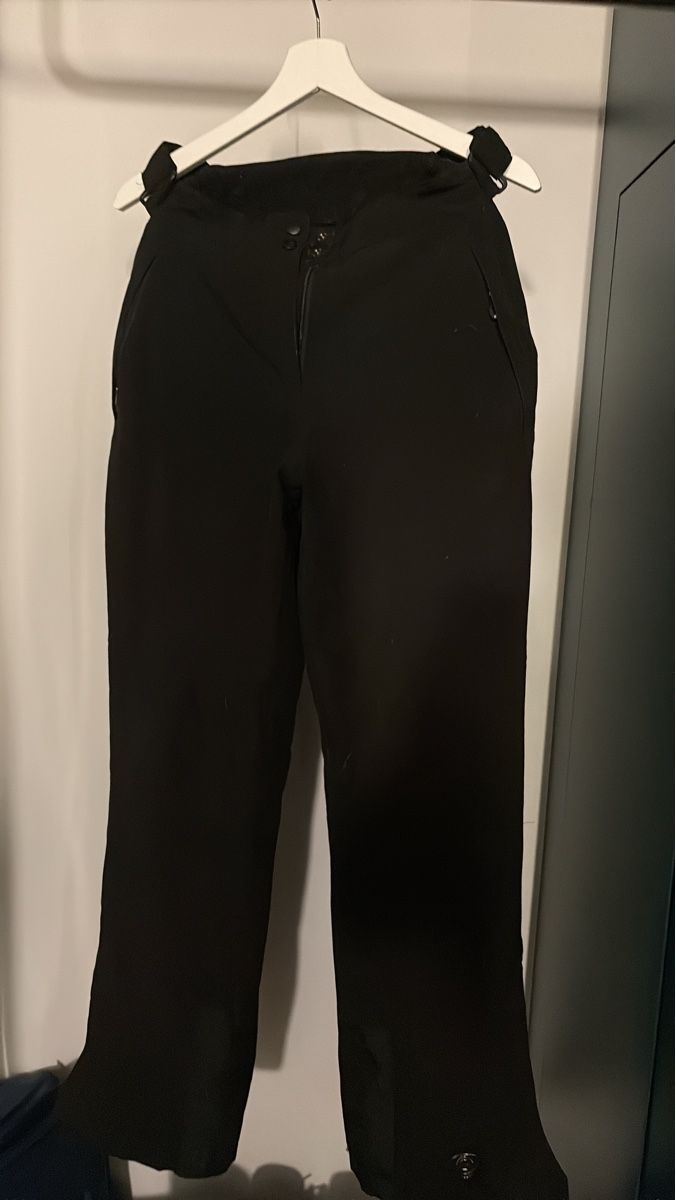 Skis: Black Ski Pants – Gebraucht aus Zürich von yaq_c9vx