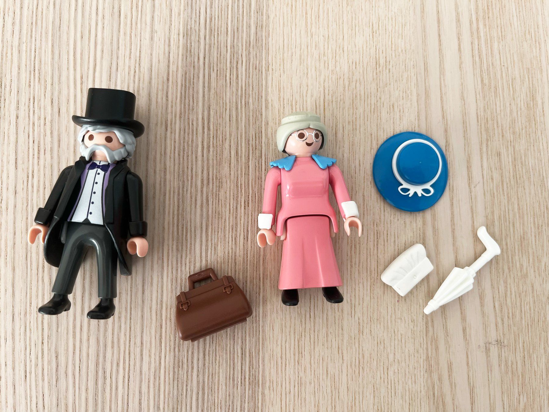 Playmobil Giocattoli: Playmobil Victorian Era Nostalgisch Figures 2 – Usato da Lausanne venduto da BeyondStories 1