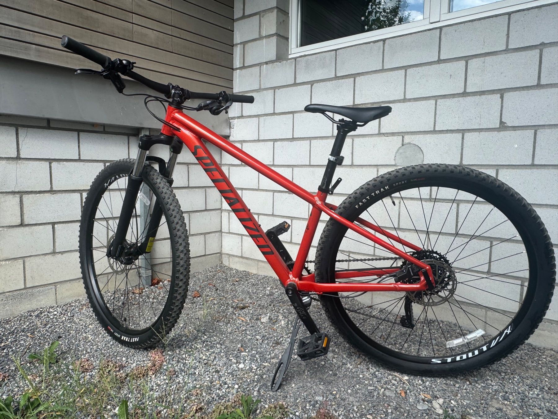 Specialized Vélos: Mountainbike Specialized Rockhopper – D'occasion à Hünenberg par fightlady