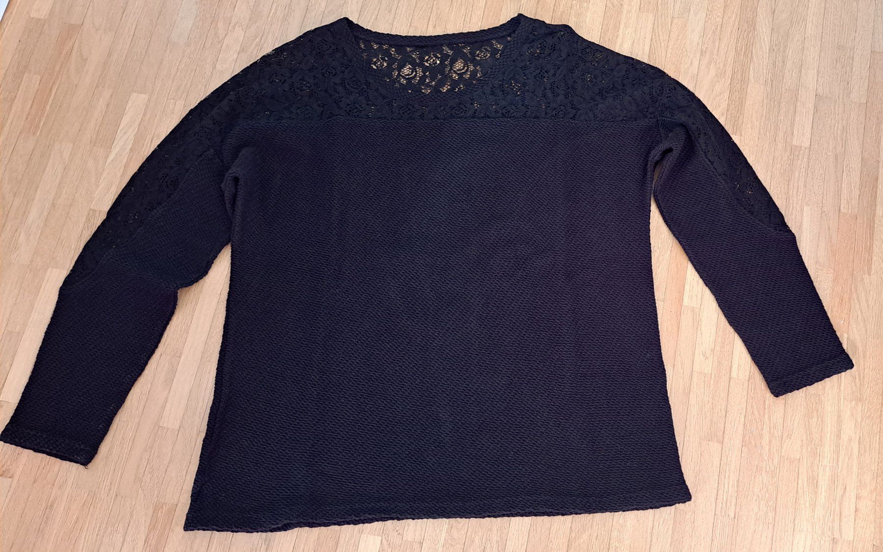 Pullover & Sweatshirts: Pull dentelle en coton – Gebraucht aus Le Mont-sur-Lausanne von olatiu