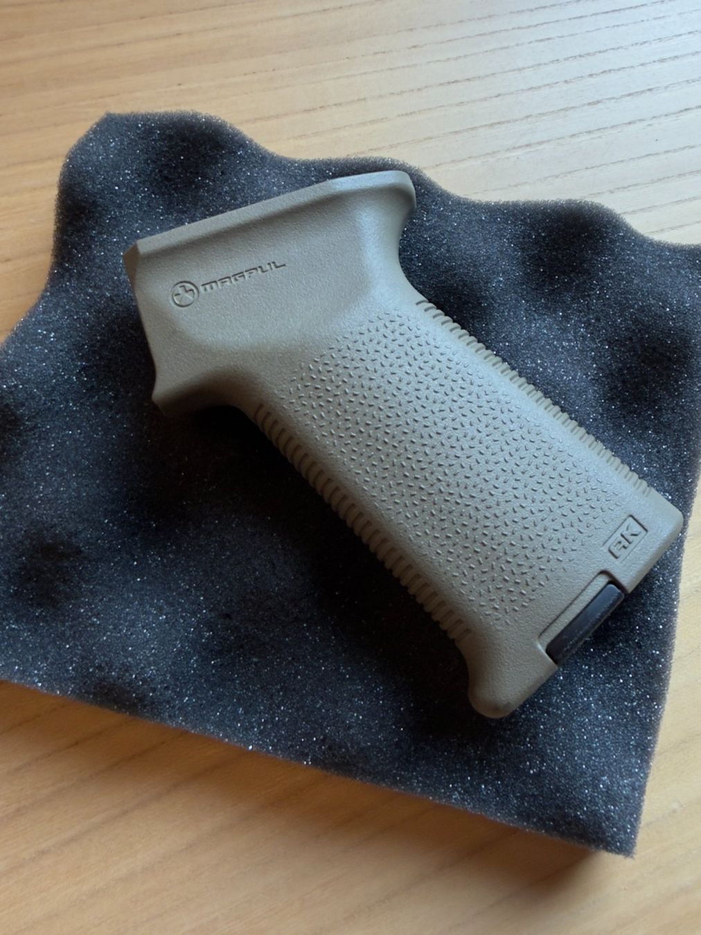 Giochi: Magpul MOE AK Grip - Dark Earth - Neuf – Usato da Lens venduto da vic_gdd7