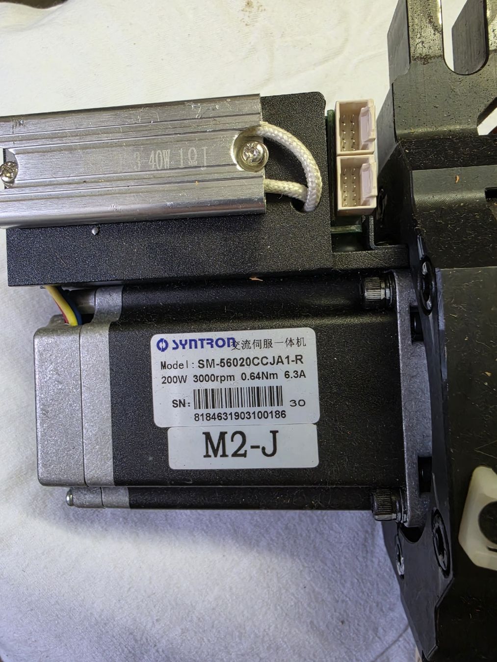 Motoren: 2x SYNTRON Servomotor 200W mit Getriebe & Rad – Gebraucht aus Nussbaumen AG von Martinfal 3