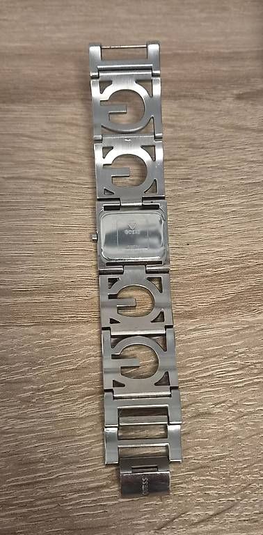 Orologi: Montre Guess  – Usato da Bouveret venduto da lagartha 2