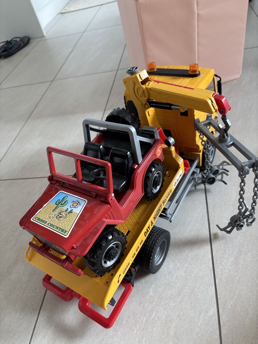 Bruder Spielzeuge: Abschleppwagen mit Jeep – Gebraucht aus Buochs von Jiba01 2