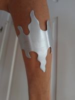 Armreife für die Oberarme . Metall . Designerstück .