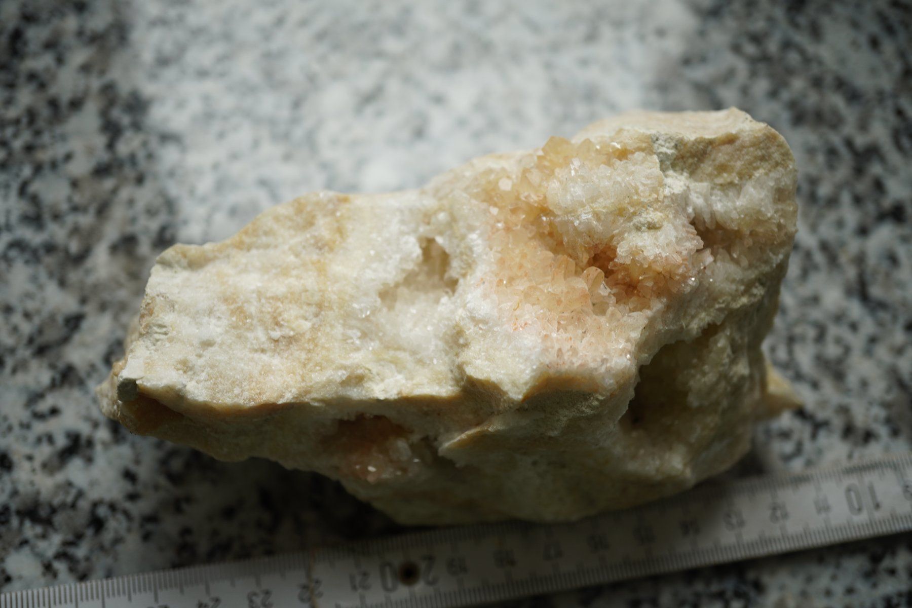 Minerali & Pietre curative: Calcit    Auf   Matrix    ab 1.- Rauserverkauf – Nuovo e nell'imballaggio originale da Eschenbach SG venduto da topstone 4