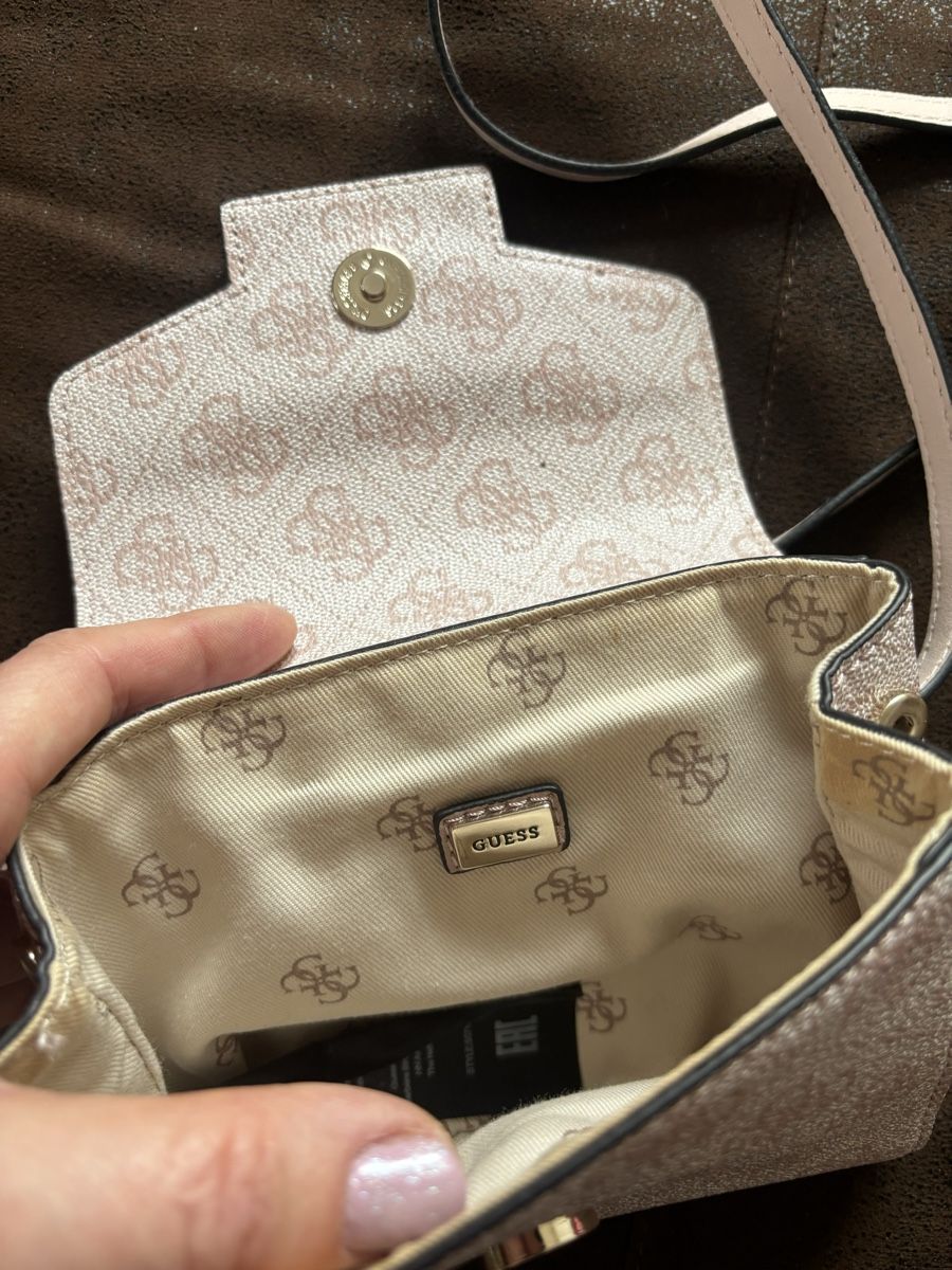 Guess Taschen für Damen: Guess Umhängetasche / Bauchtasche beige – Neu und originalverpackt aus Jonen von nomzeif 4