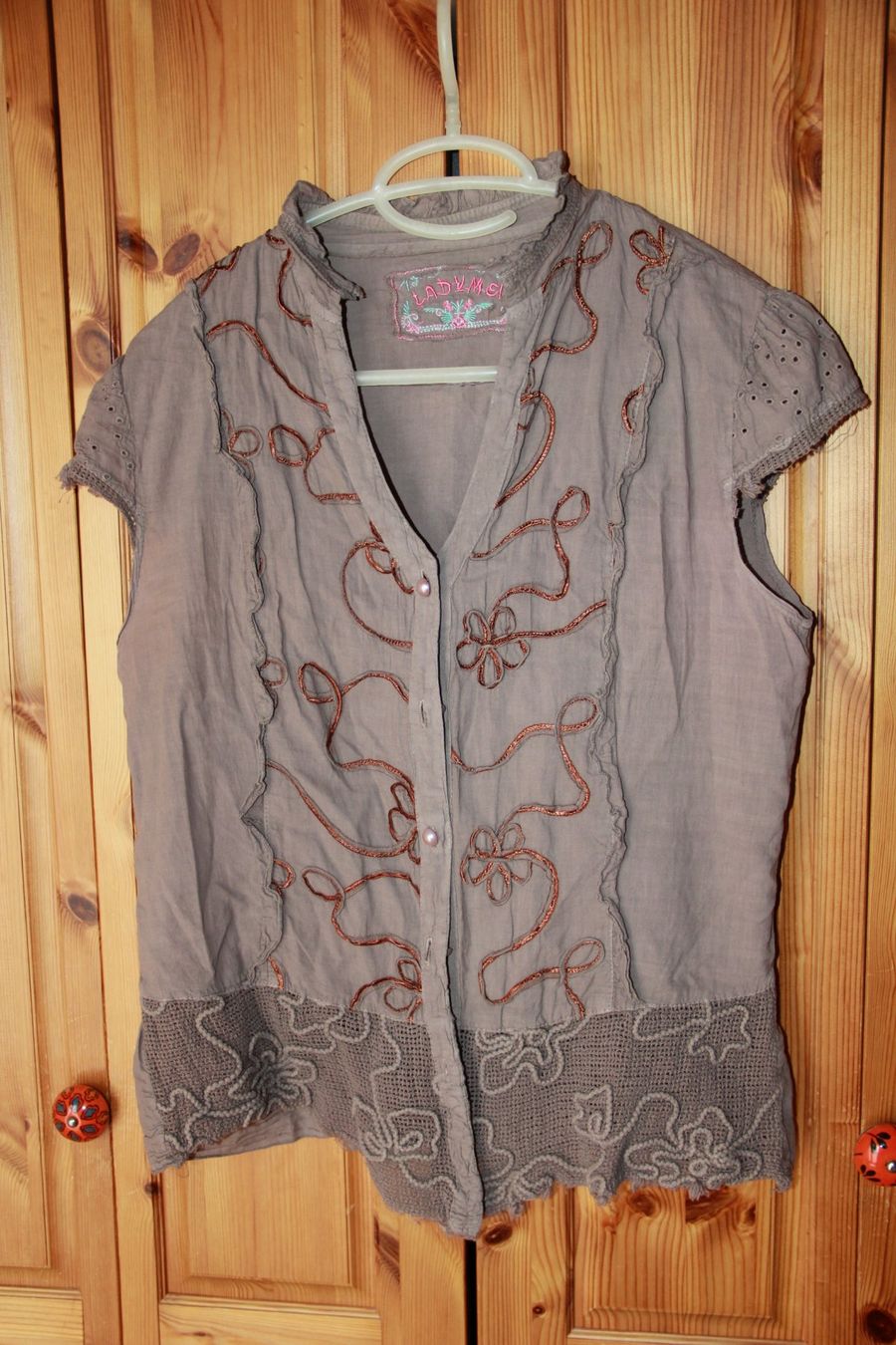 Chemisiers: Blouse sans manche original – D'occasion à satigny par cara68
