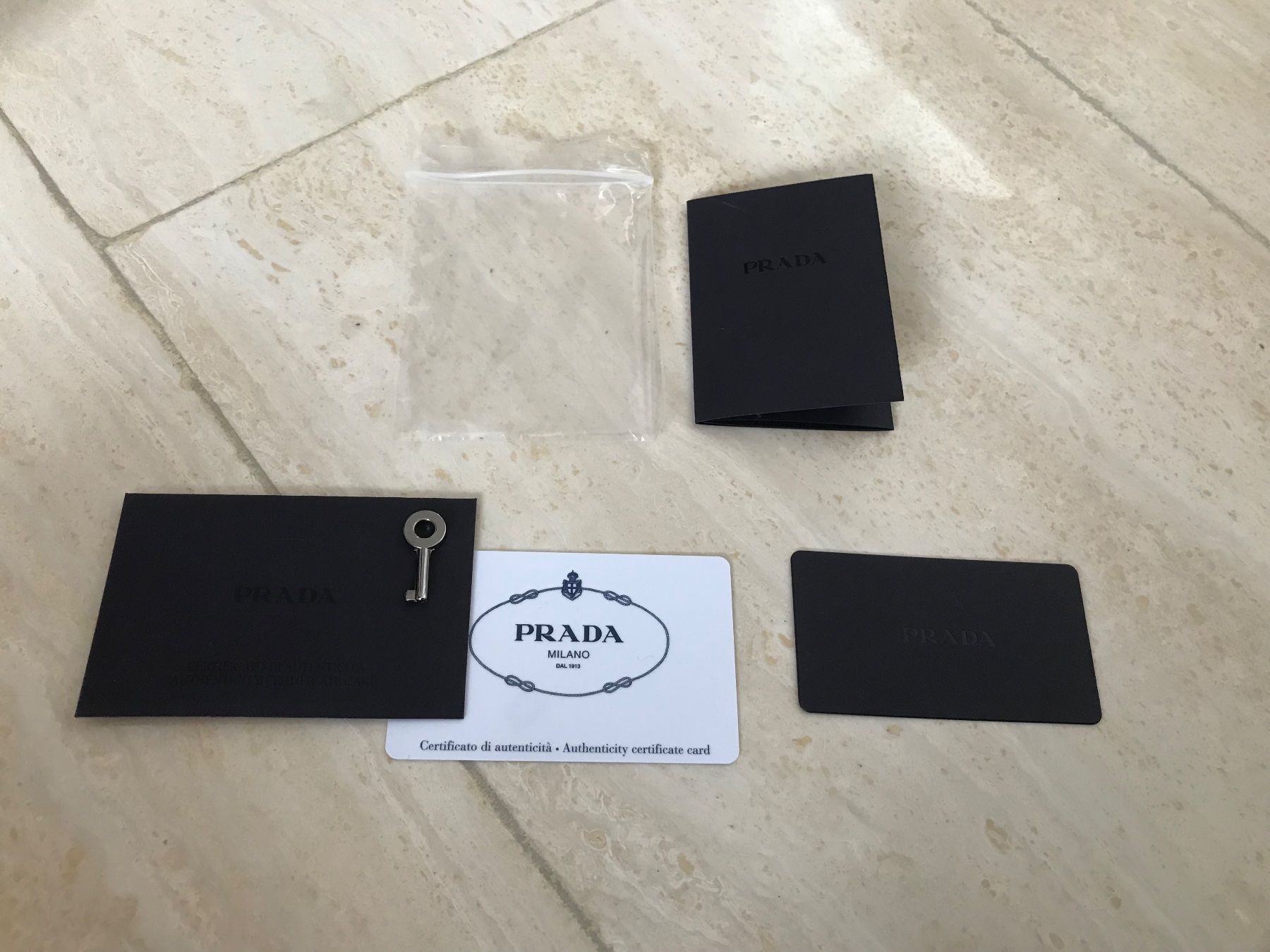 Prada Borse da donna: Prada Vitello Tasche VP 3200 CHF – Usato da Au SG venduto da alphajoker 7