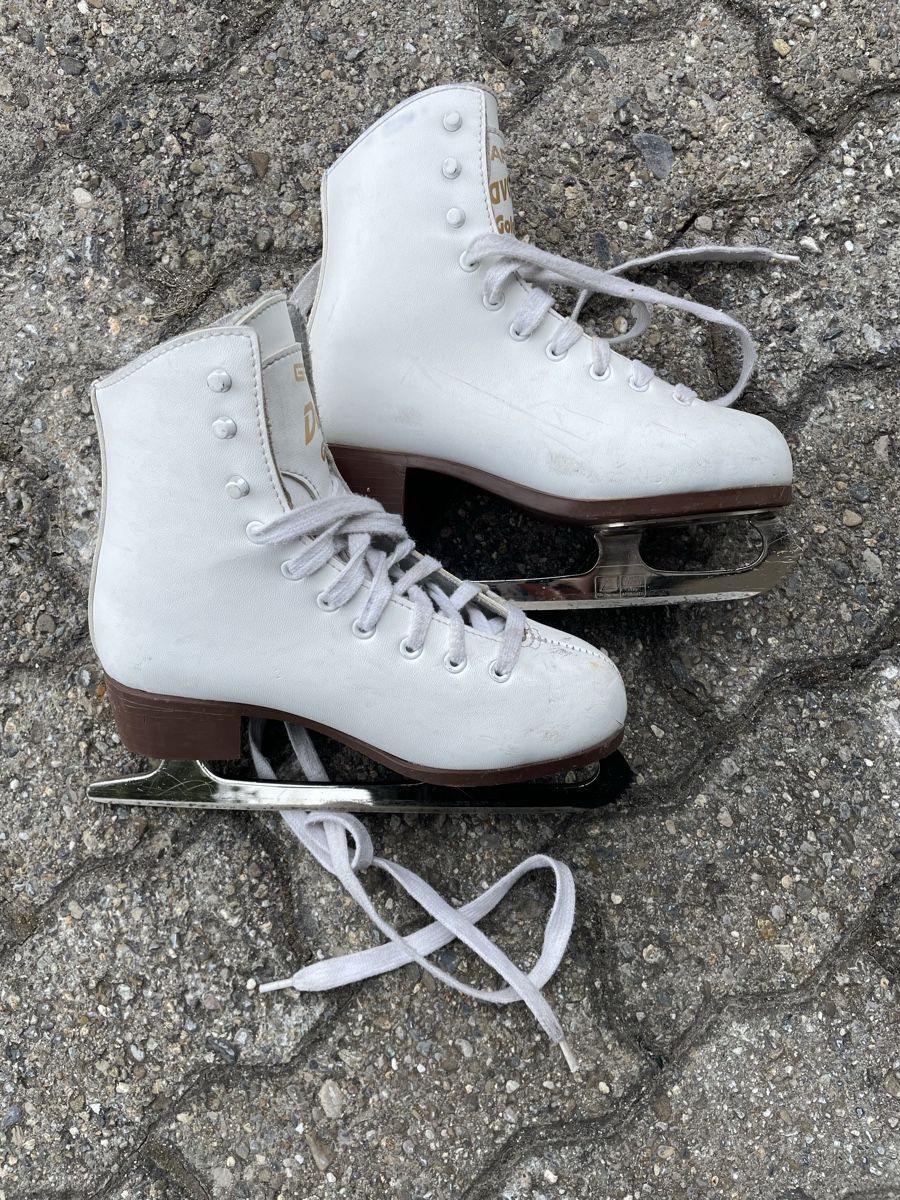 Graf Pattini da ghiaccio: Mädchen Schlittschuhe Gr. 35 – Usato da Adelboden venduto da skiriam