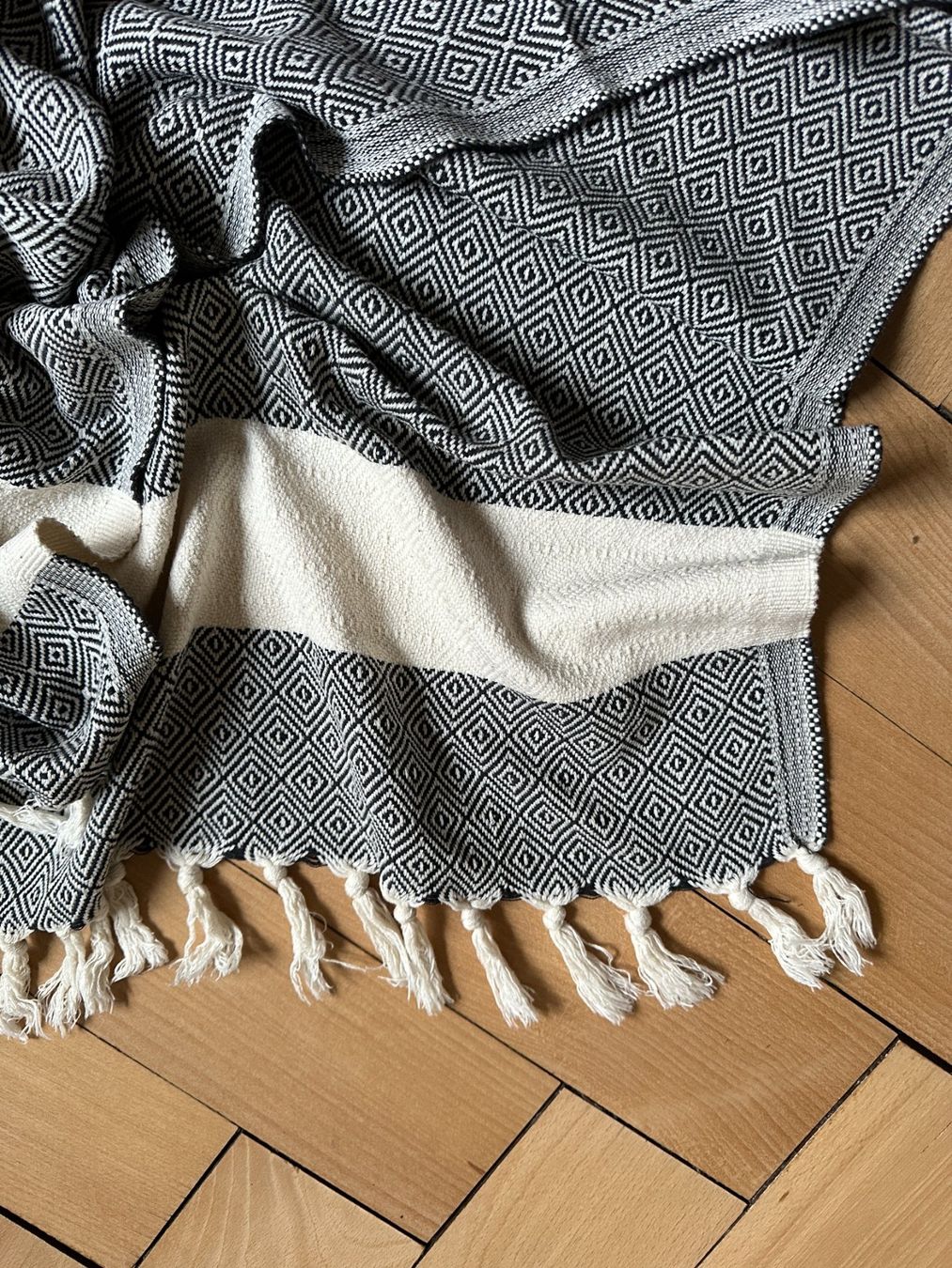Coperte: Wohndecke schwarz-weiss gemustert – Usato da Zürich venduto da Diazaio 1