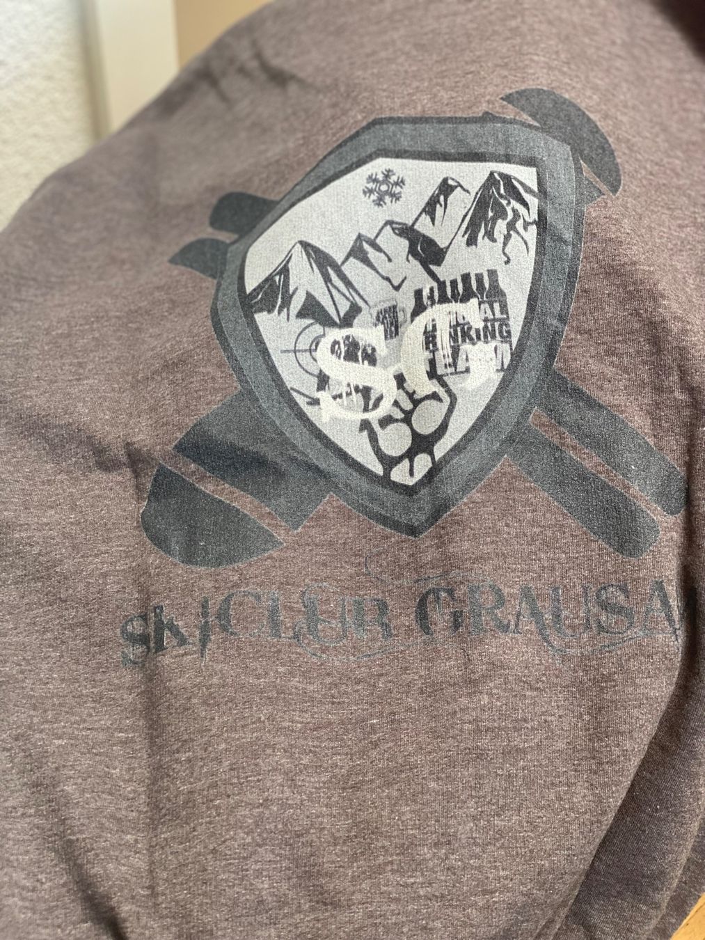 Pullover & Sweatshirts: Joli Sweat à Capuche club de ski!!! – Gebraucht aus Pfaeffikon ZH von BACozAfer 3