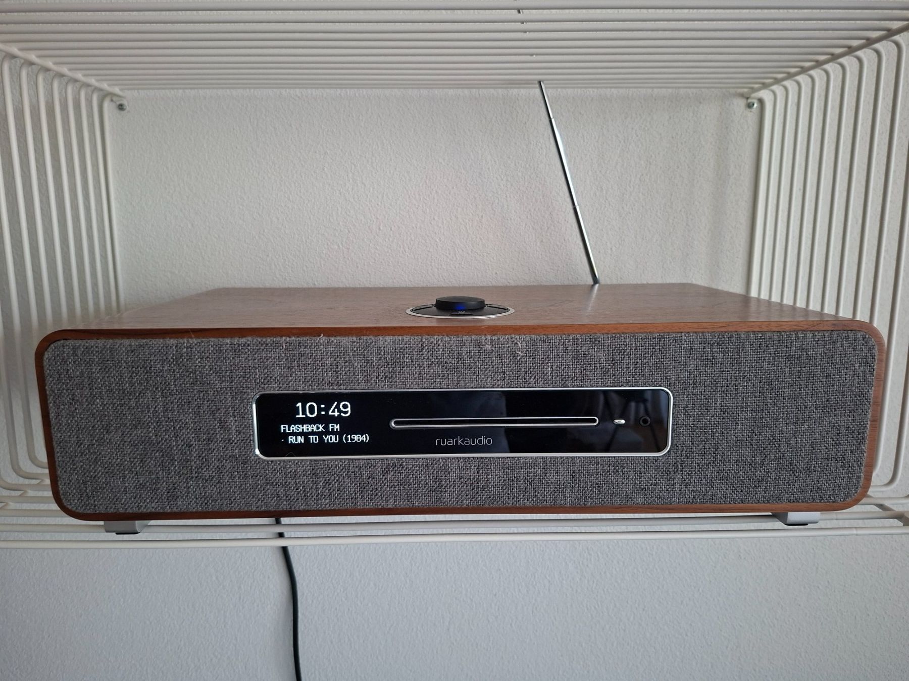 Ruark Radio: Ruark Audio R5 DAB+, Internetradio,Bluetooth,WLAN, CD-Player – Nuovo e nell'imballaggio originale da Männedorf venduto da Olivenbaum26 5