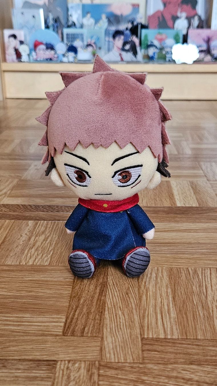 Giocattoli: Jujutsu Kaisen Itadori Chibi Plüsch – Usato da Spreitenbach venduto da SophieHatter89