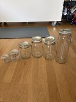 Einmachgläser in verschiedenen Grössen