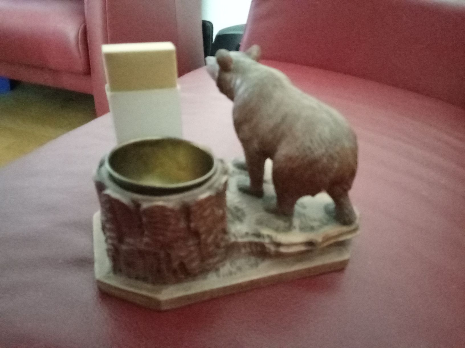 Statuette: BRIENZERBÄR ASCHENBECHER – Usato da Muri BE venduto da Alk 1