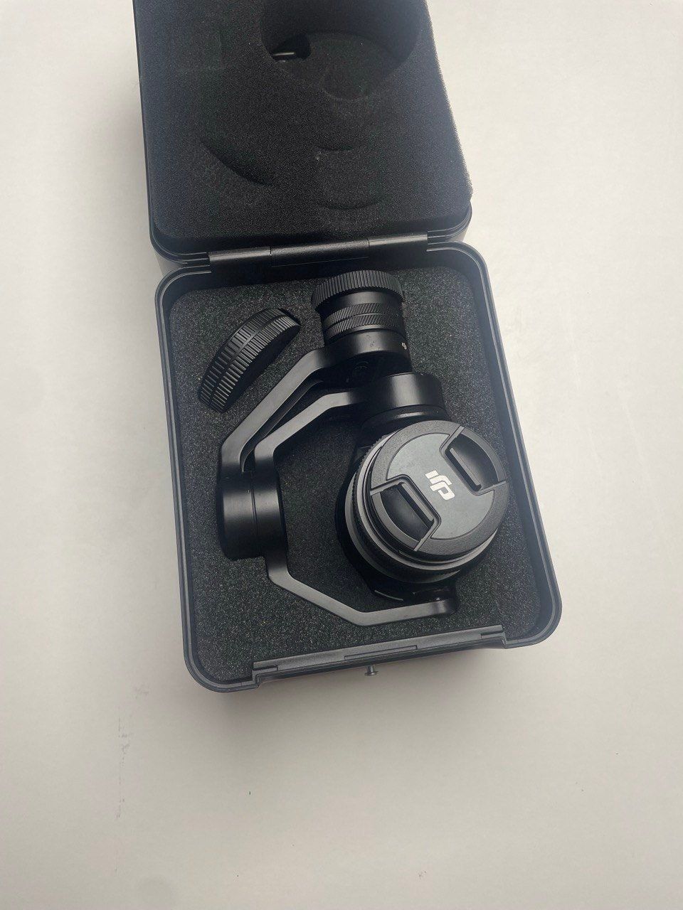 DJI Videocamere: Dji Zenmuse X5S et filtre – Usato da Estavayer-le-Gibloux venduto da Petitpierretheo