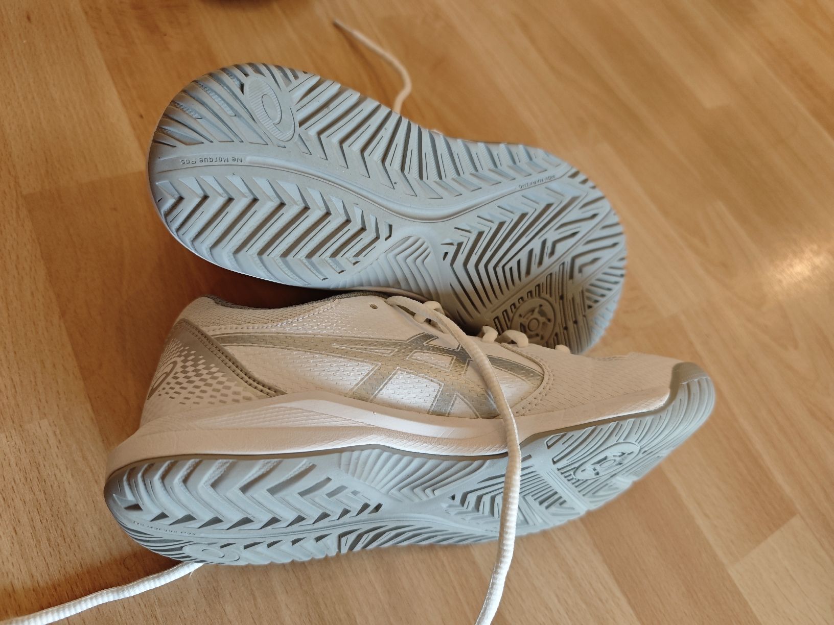 Asics Chaussures femmes: Asics tennis shoes size 36 – Neuf (Voir description) à Dübendorf par RedGreenBlue 2
