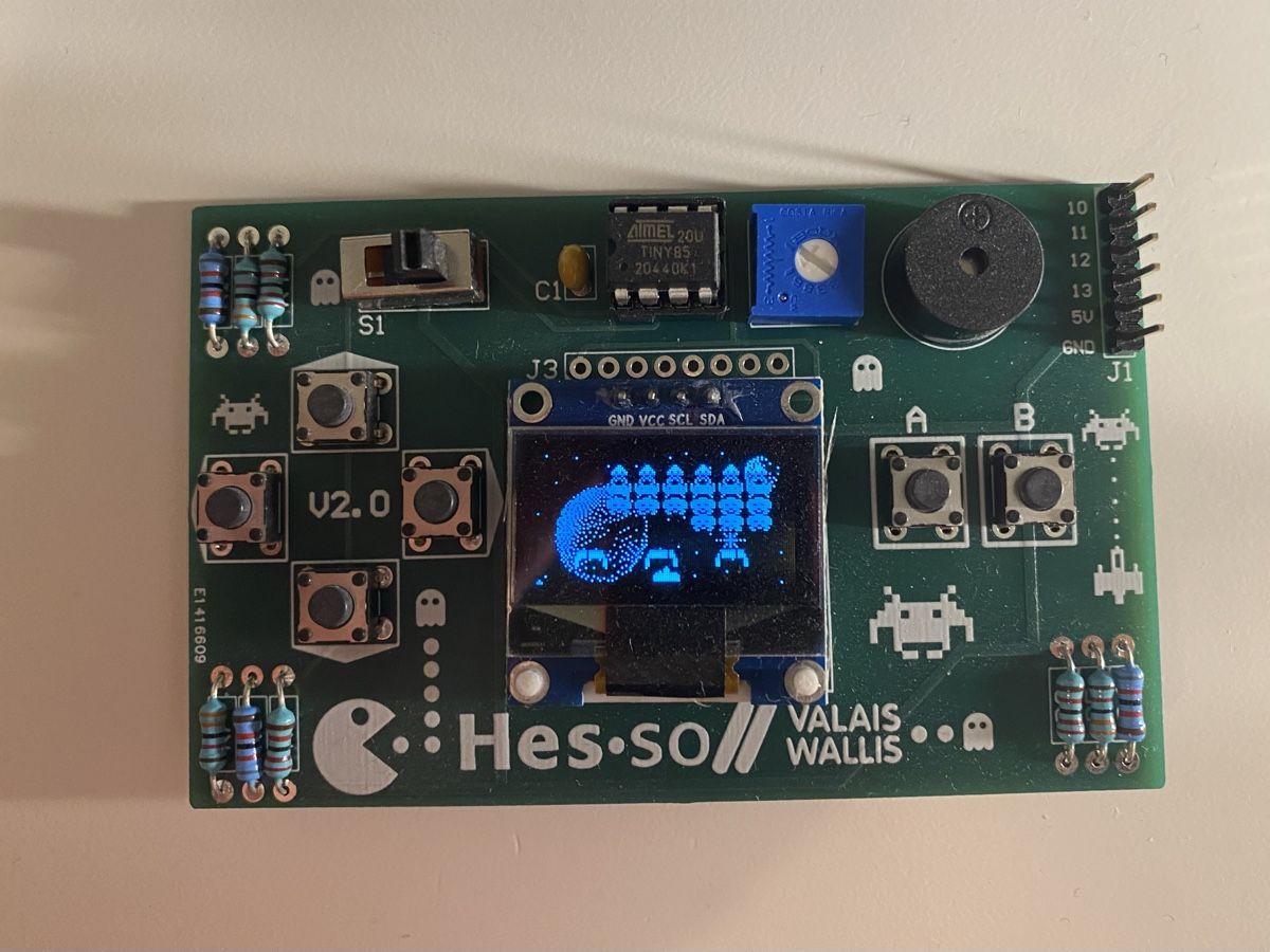 Konsolen: DIY Mini Handheld mit Space Invaders und Pacman – Neu (gemäss Beschreibung) aus Visp von