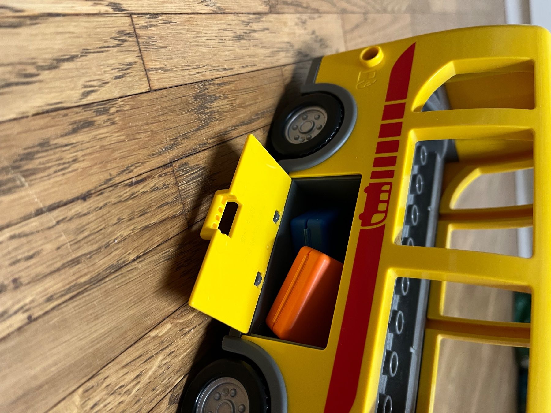 Lego Spielzeuge: Lego Wohnwagen 5655 & Bus 5636 – Gebraucht aus Bern von Melaanie 6