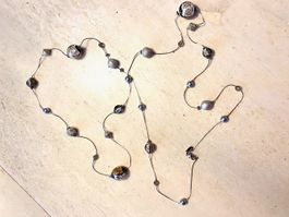 Elegante, lange Kette von Chomel mit Glasperlen, neuwertig!