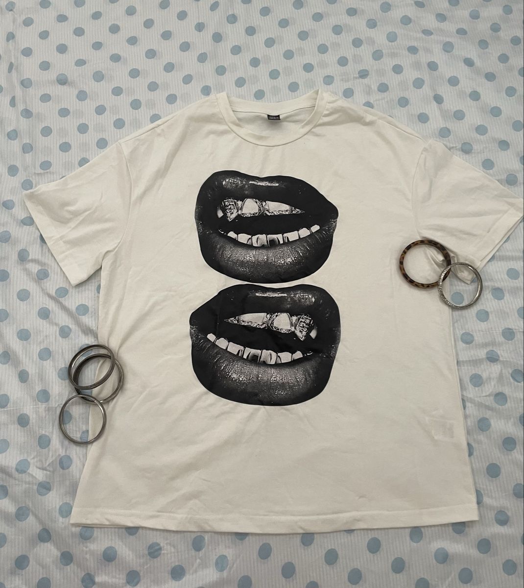 T-shirt: bedrucktes Shirt – Usato da Wohlenschwil venduto da chi_k9ds