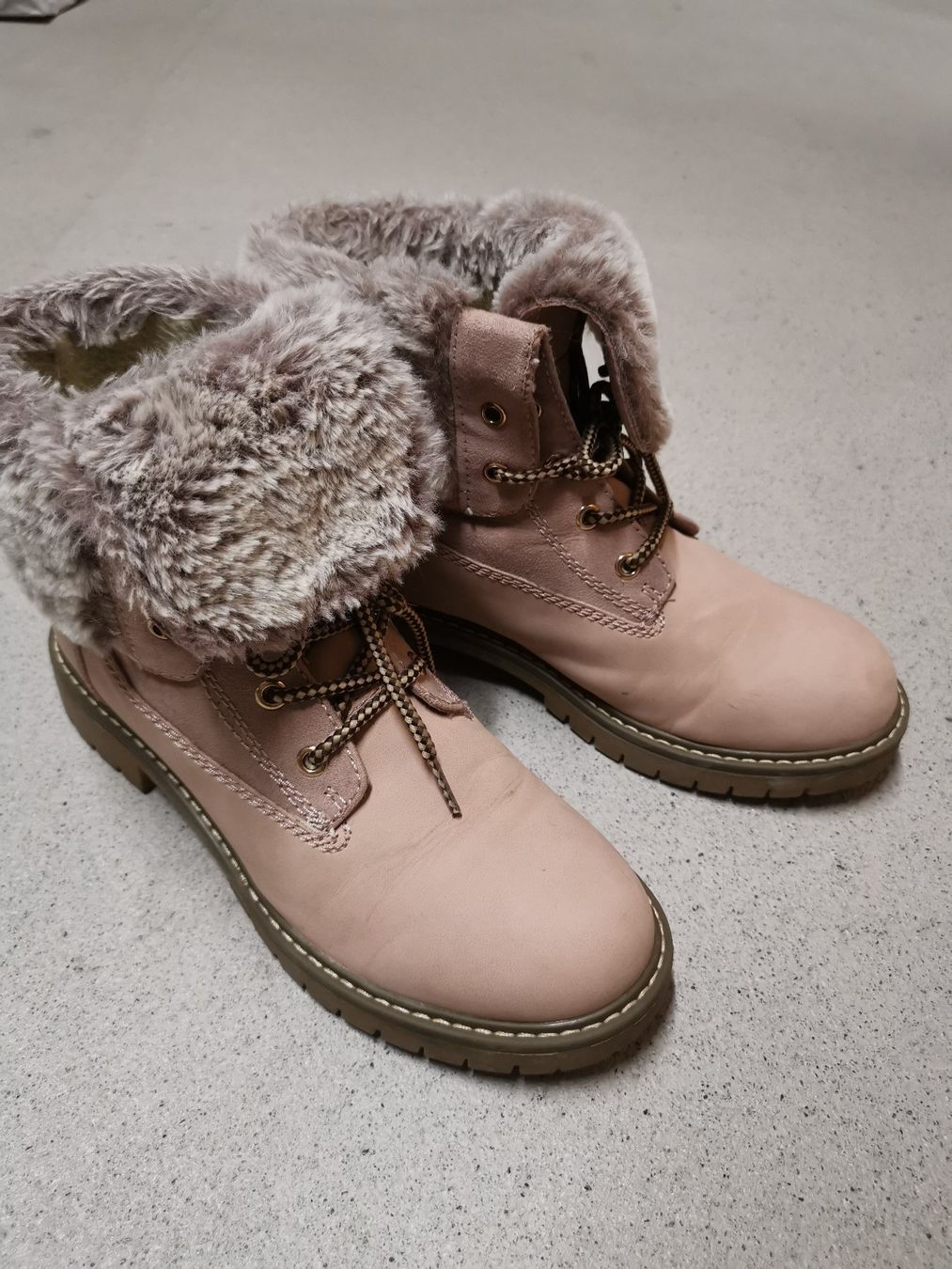 Scarpe da donna: Winterschuhe Gr.39 – Usato da Galgenen venduto da amoxan1 3
