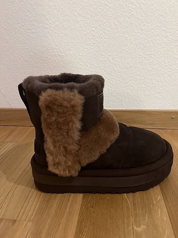 Ugg Scarpe da donna: UGG Classic Chillapeak Gr.38 – Usato da Adliswil venduto da itsasecret 1