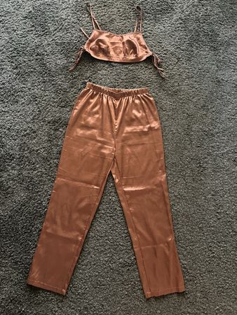 Schicker Pyjama Top und Hose Gr. M Satinoptik 🤎