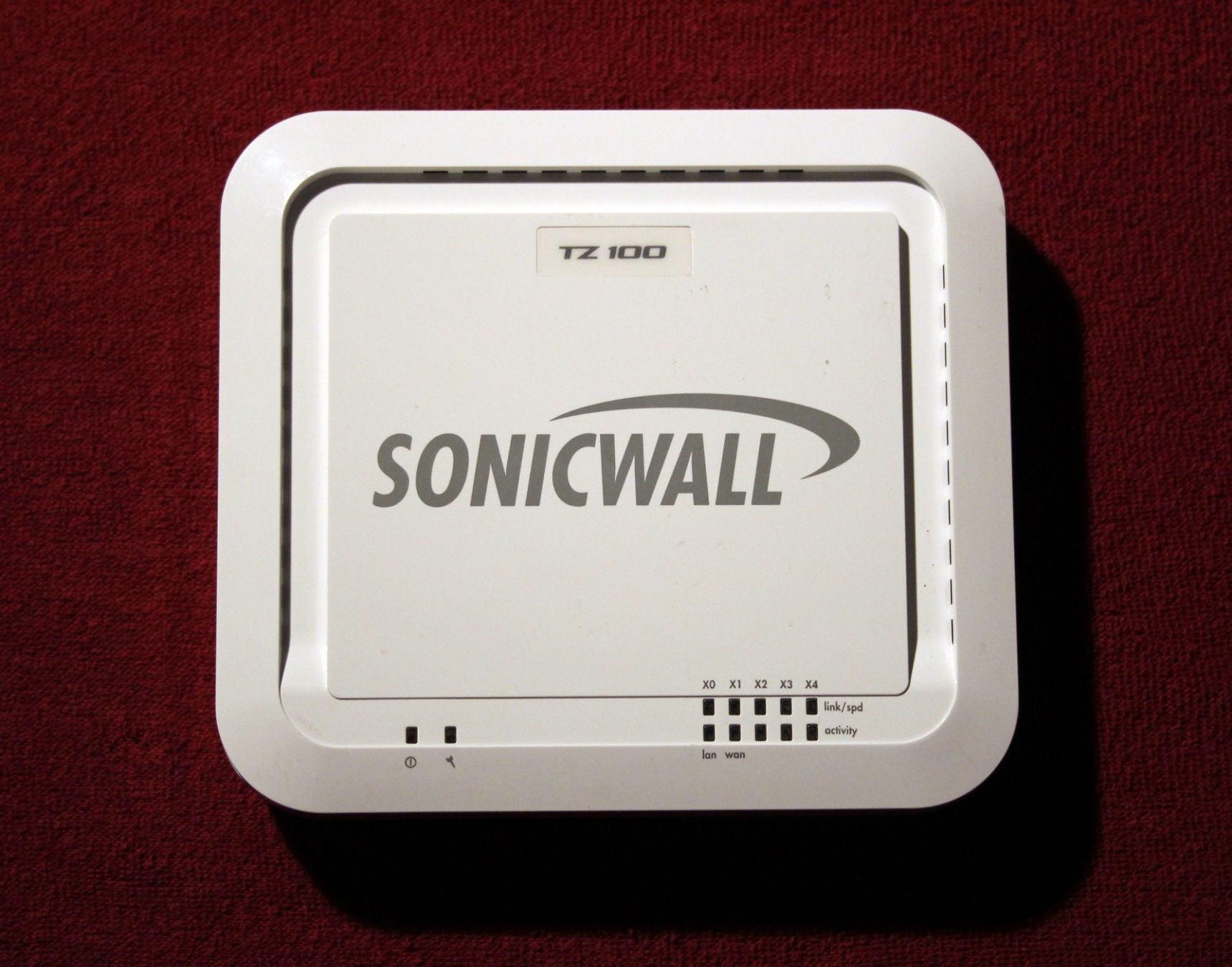 Sonicwall Firewall: Sonicwall TZ-100 – Usato da Münchenbuchsee venduto da Chaoo