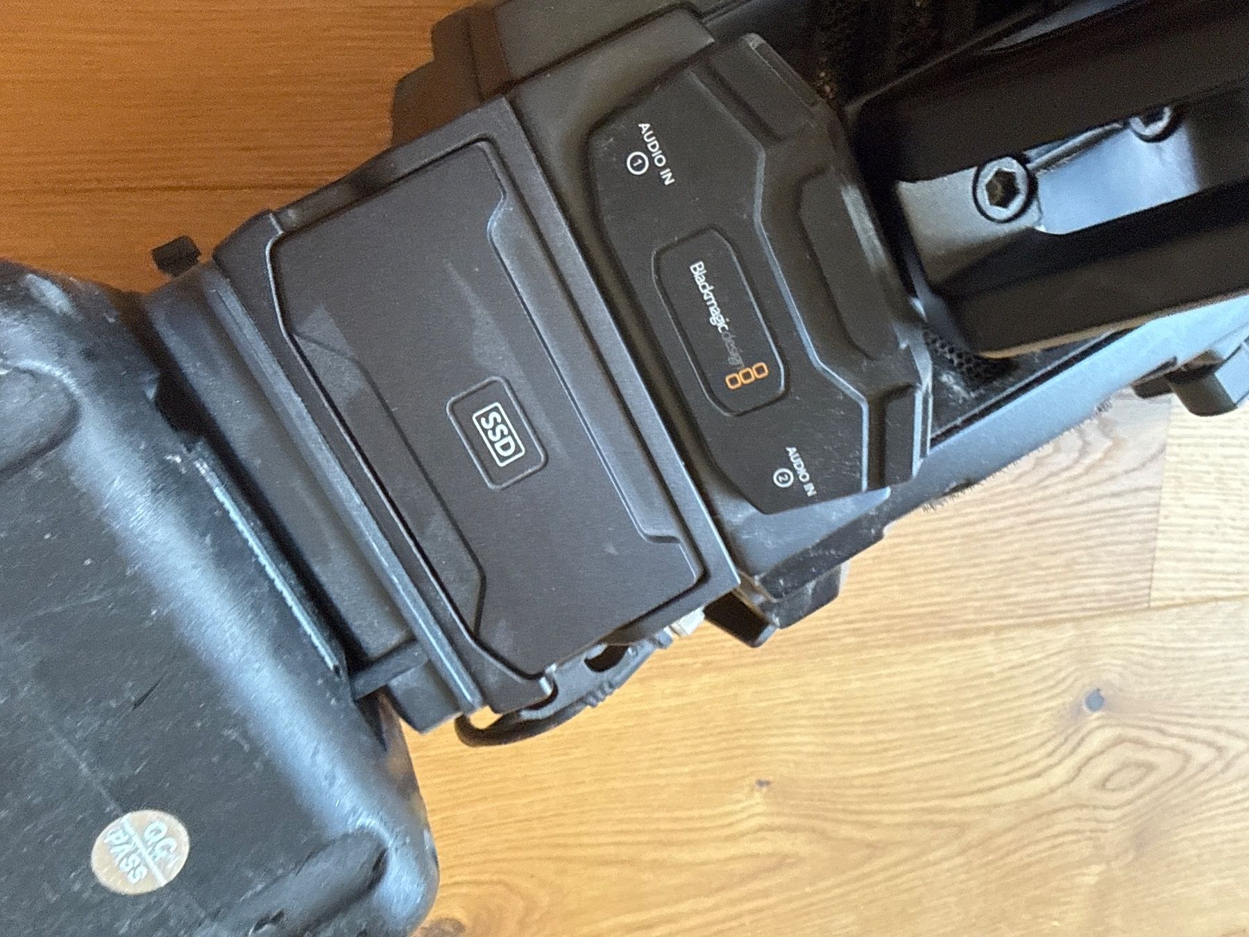 Blackmagic Camcorder: Blackmagic URSA 4K + Viewfinder + SSD Recorder | EF Mount | – Gebraucht aus Schönenbuch von rgilvert 3