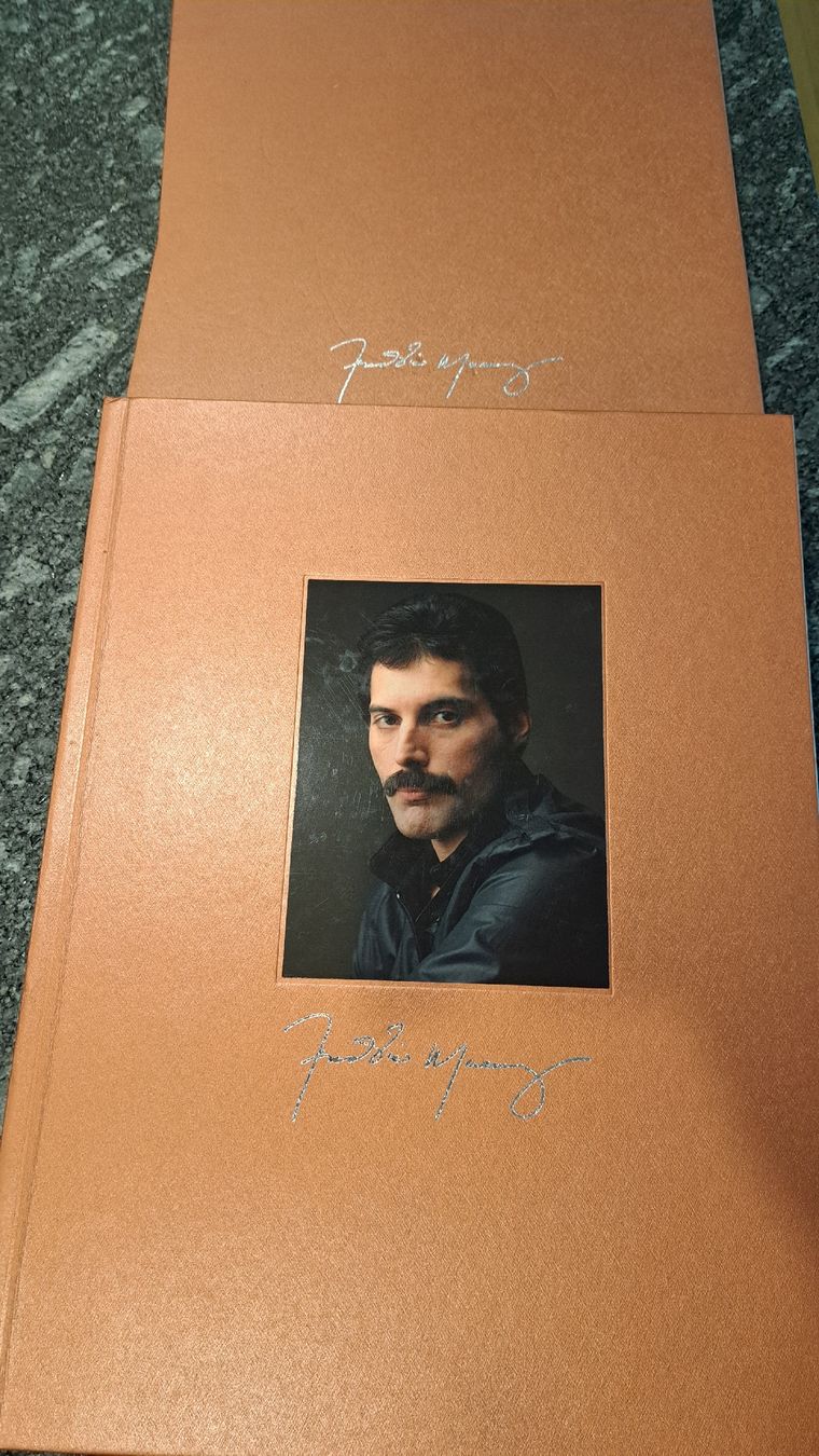 Libri: Freddie Mercury The Solo Collection – Nuovo (secondo la descrizione) da Oberegg venduto da Stern80 4