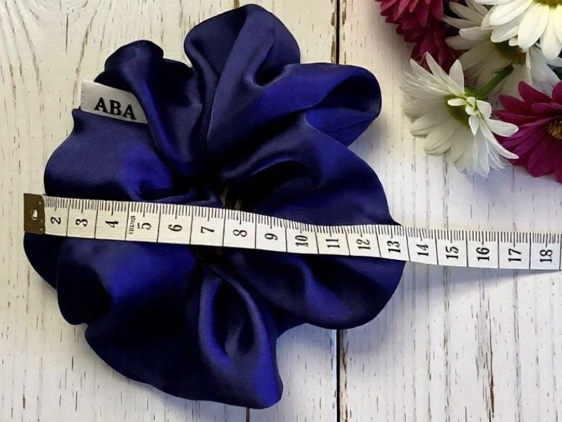 Haarschmuck: Seide Scrunchie - Königsblaue - Elegant - Handgemachte -Neu! – Neu und originalverpackt aus Vals von ABA-Atelier 2