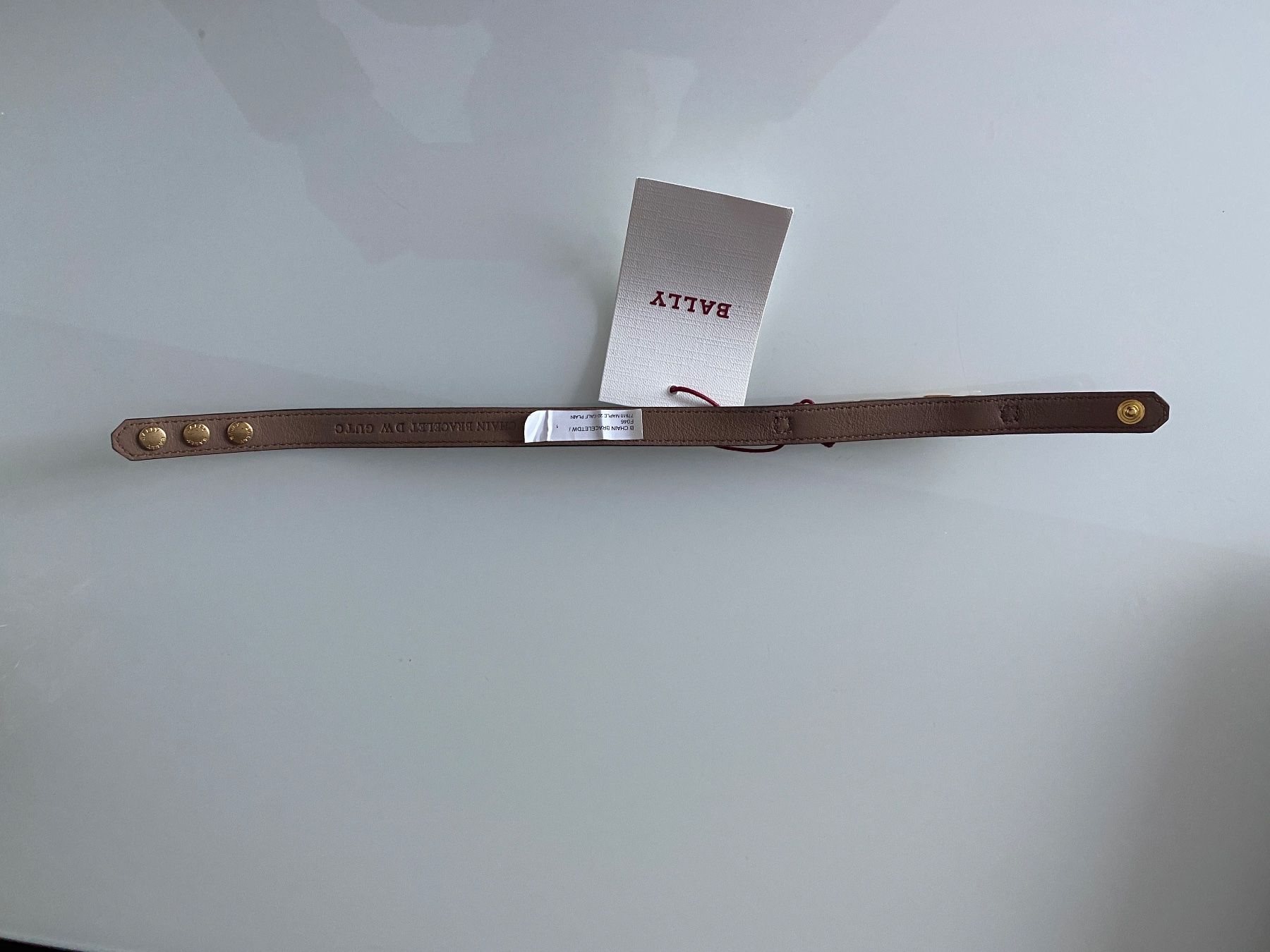 Bracciali & Braccialetti: Bally Leder Braslet mit Logoplakette 37 cm – Nuovo e nell'imballaggio originale da Volketswil venduto da praxis12 4