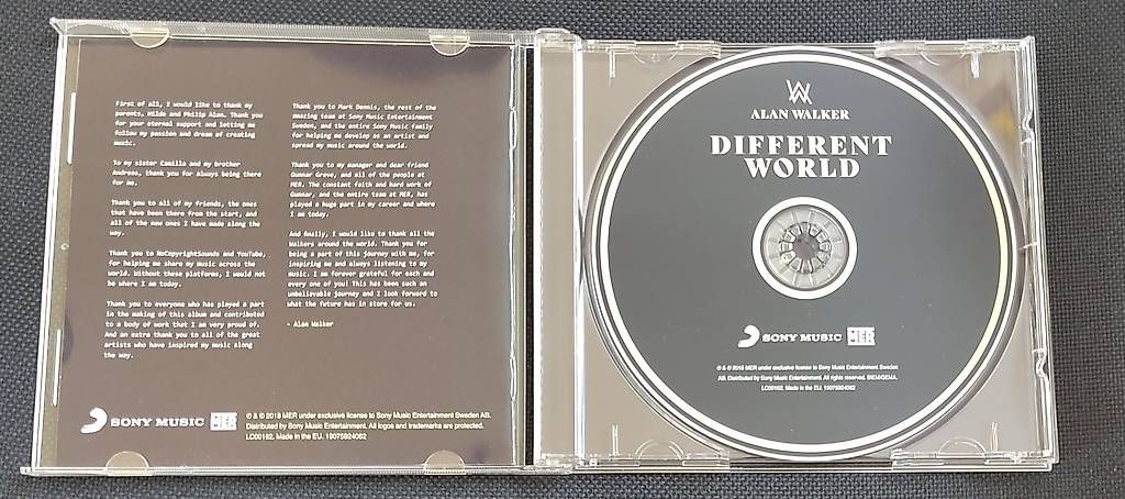 CD: CD - Different World - Alan Walker (muss abgeholt werden) – Usato da Schattdorf venduto da and_2bpk 1