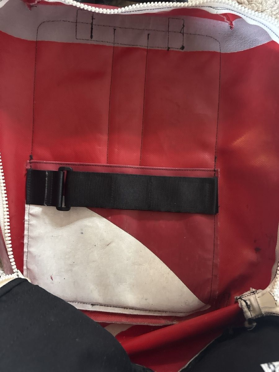 Freitag Rucksäcke: Freitag Backpack Red White Used Condition 40-60 Characters – Gebraucht aus Cudrefin von Net5dok 5